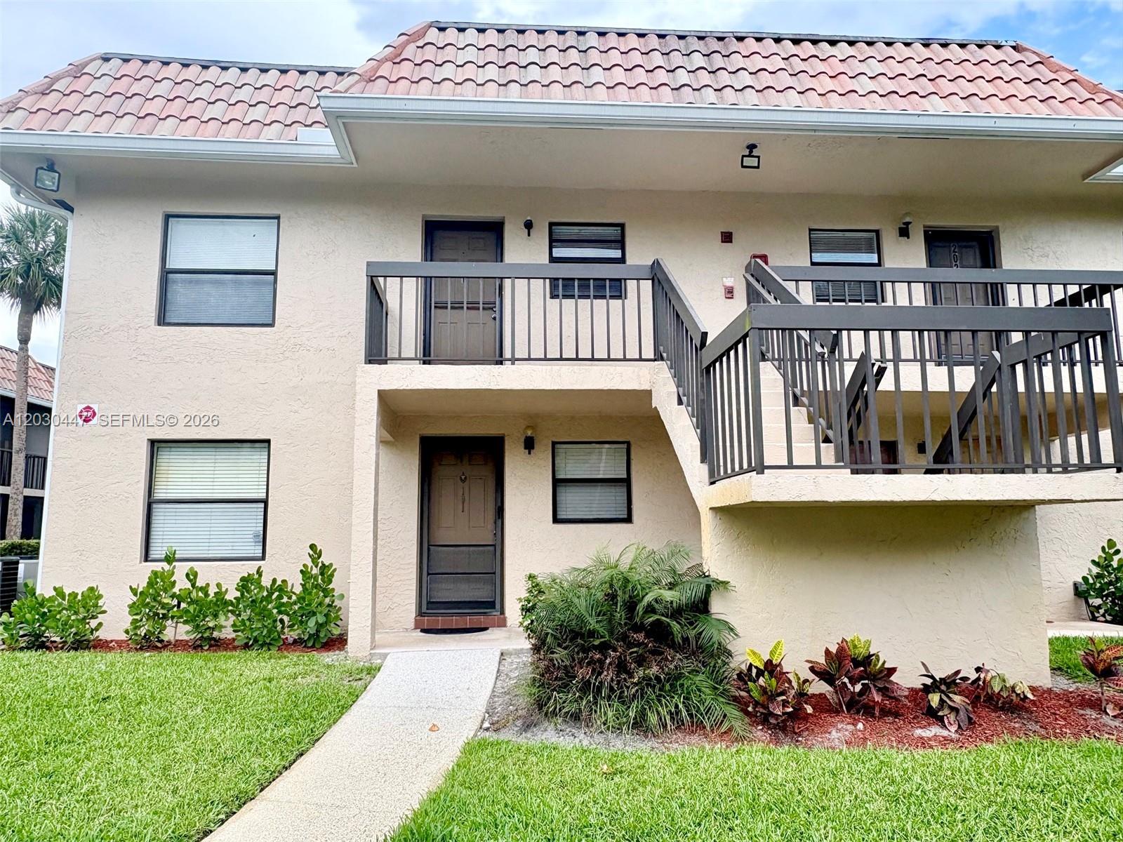 6832 S Palmetto Cir S # 201, Boca Raton FL 33433
