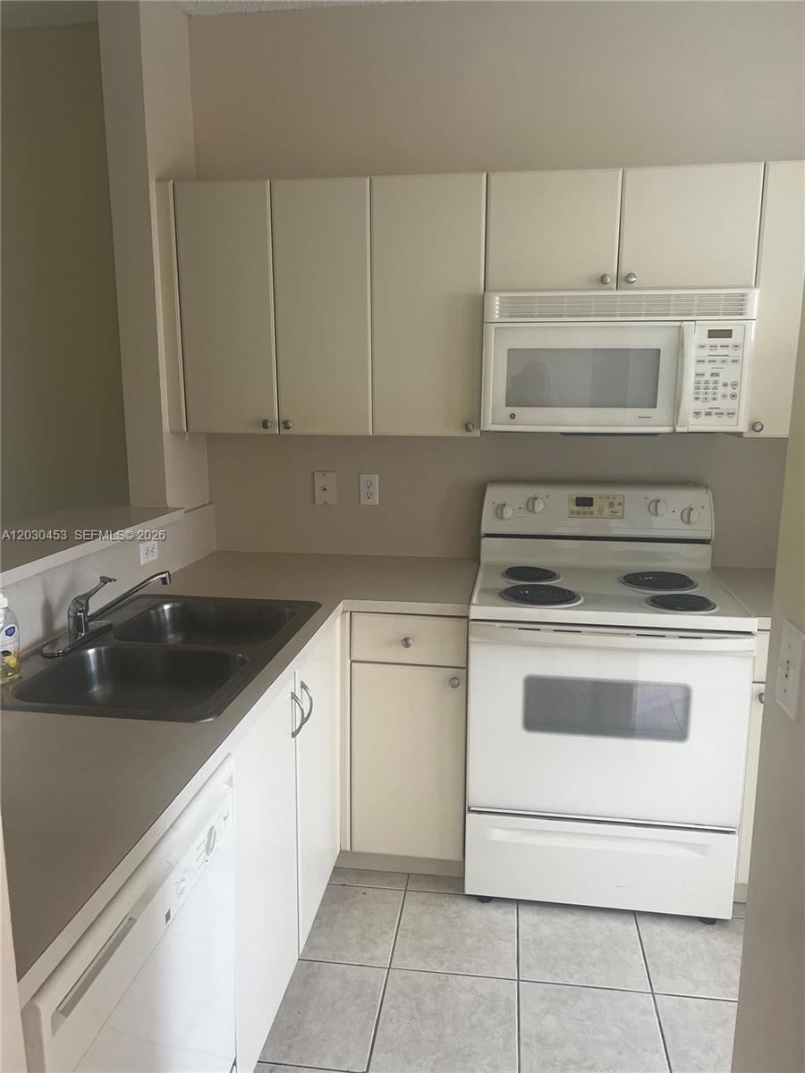 2322 SE 23rd Ave # 2322, Homestead FL 33035 photo 4