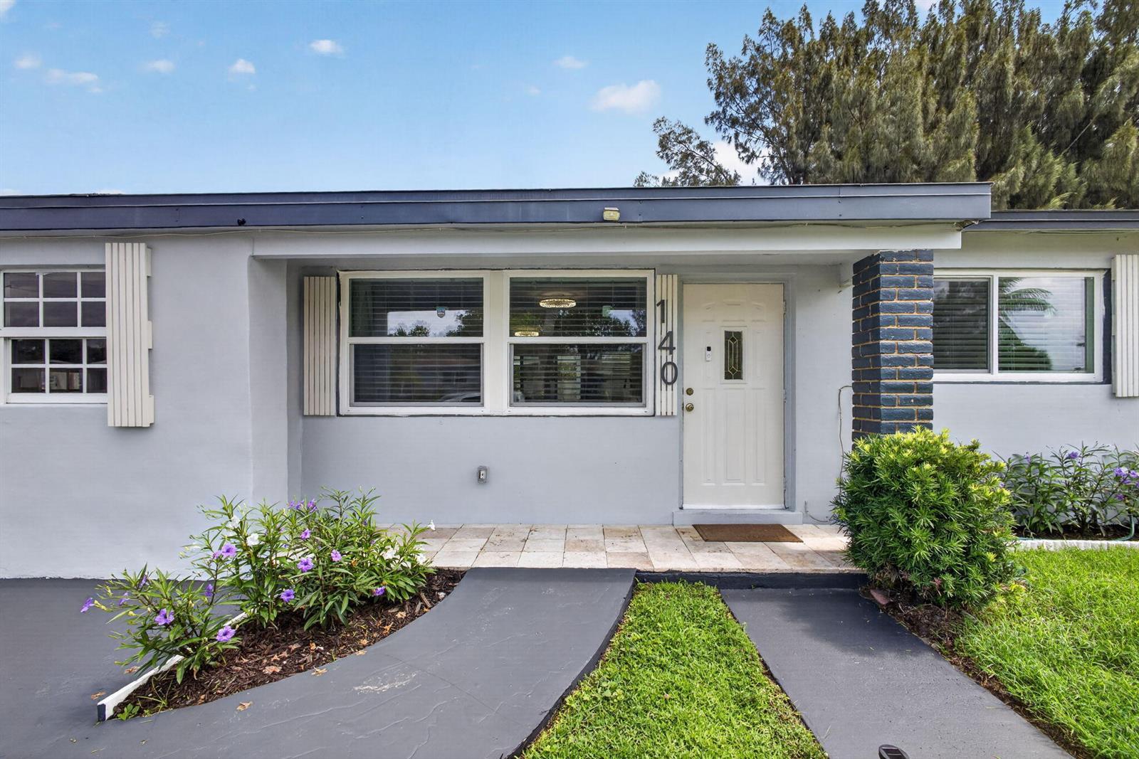 140 W 31st Court, Riviera Beach FL 33404 photo 3