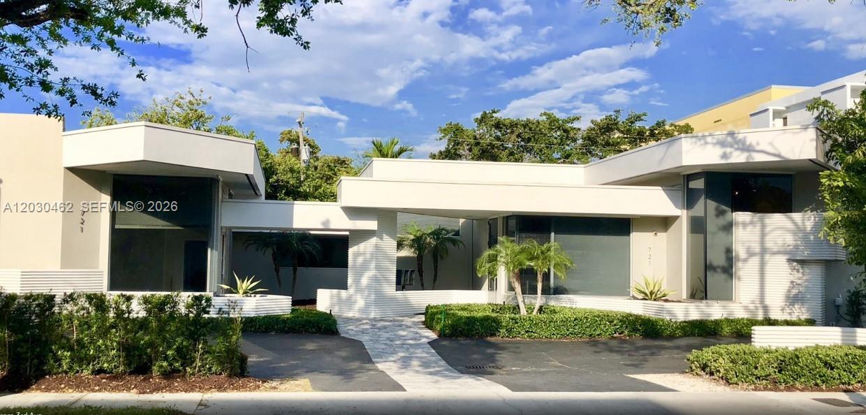 721 NE 3rd Ave # A, Fort Lauderdale FL 33304 photo 2