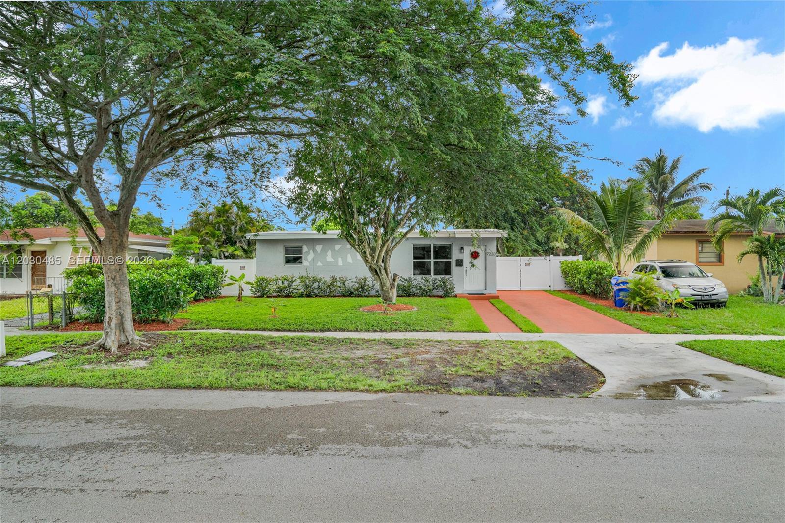 7220 Arthur St, Hollywood FL 33024 photo 5