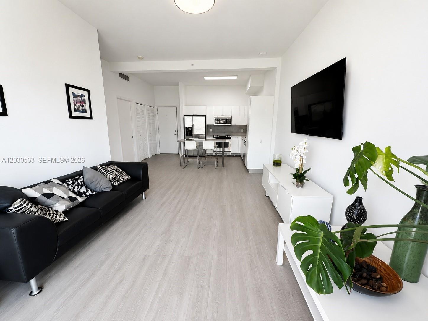 234 NE 3rd St # 905, Miami FL 33132 photo 2