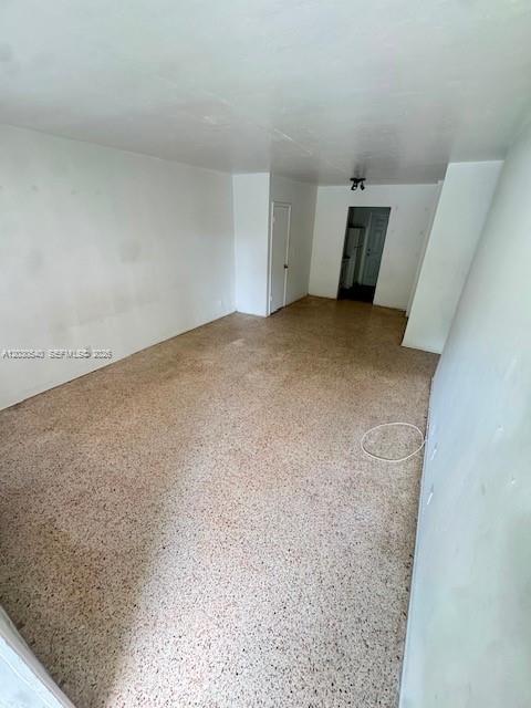 North Miami Beach, FL 33160 photo 4