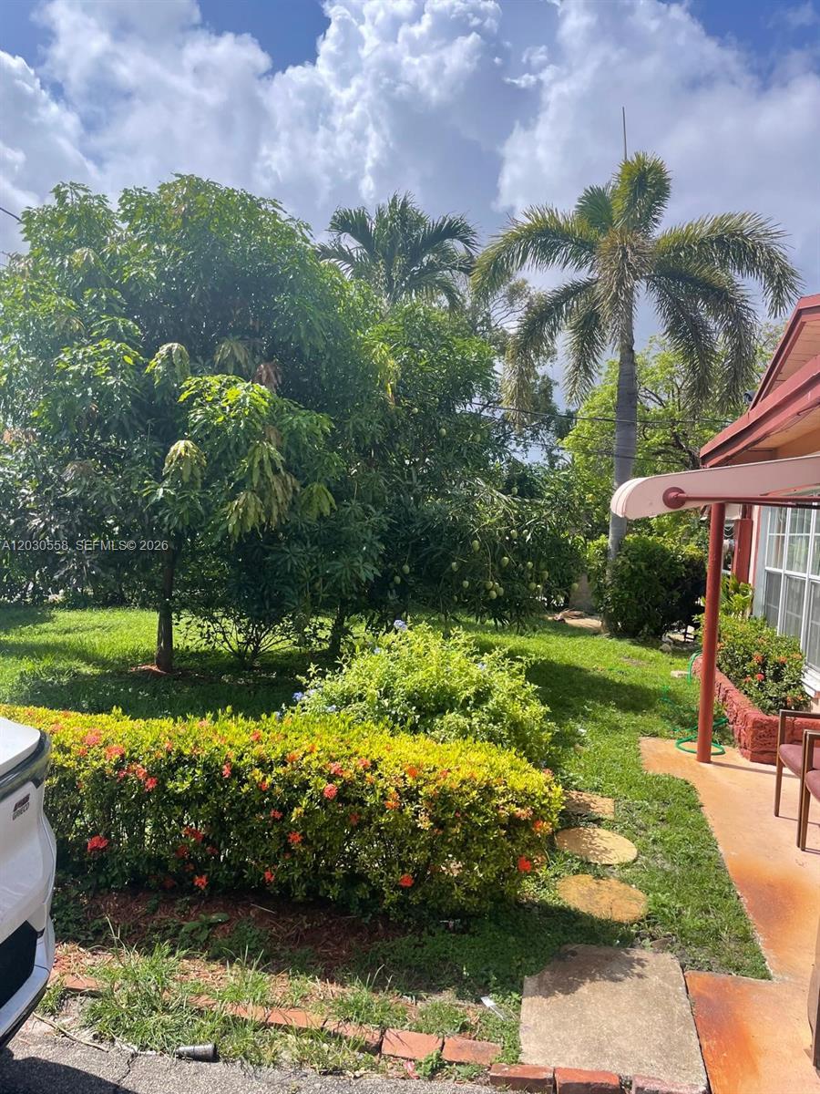 691 NW 20th Ct, Pompano Beach FL 33060 photo 4