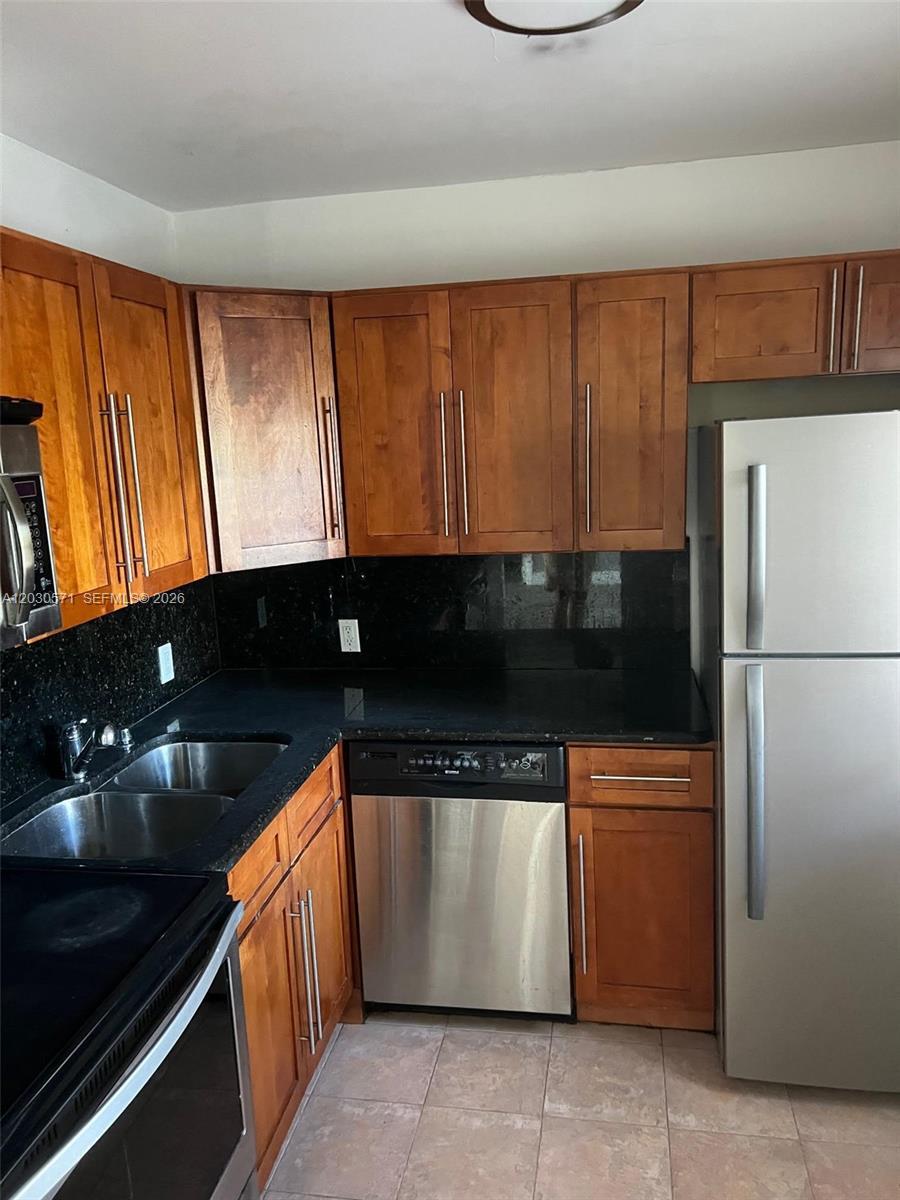 3301 N Country Club Dr # 407, Aventura FL 33180 photo 4