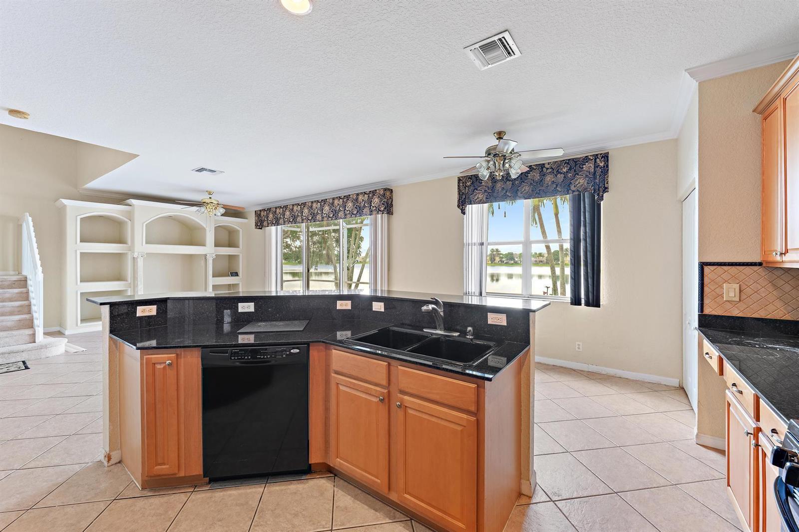 144 Berenger Walk, Royal Palm Beach FL 33414 photo 4