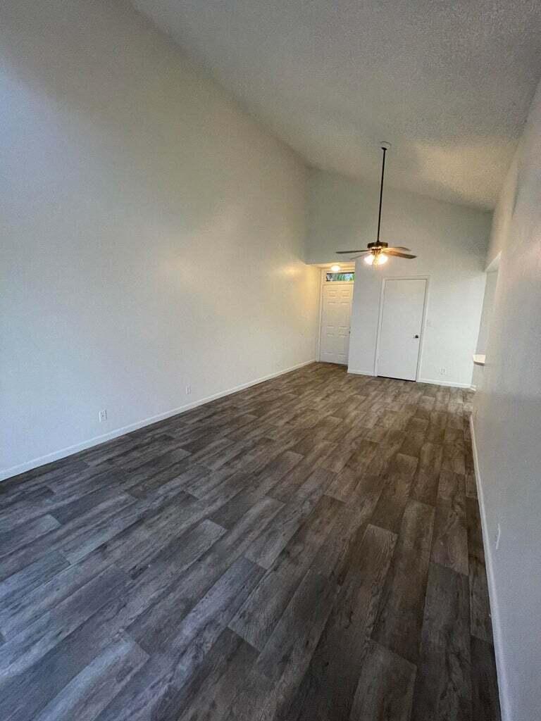 211 Lake Pointe Drive Unit 207, Oakland Park FL 33309 photo 2