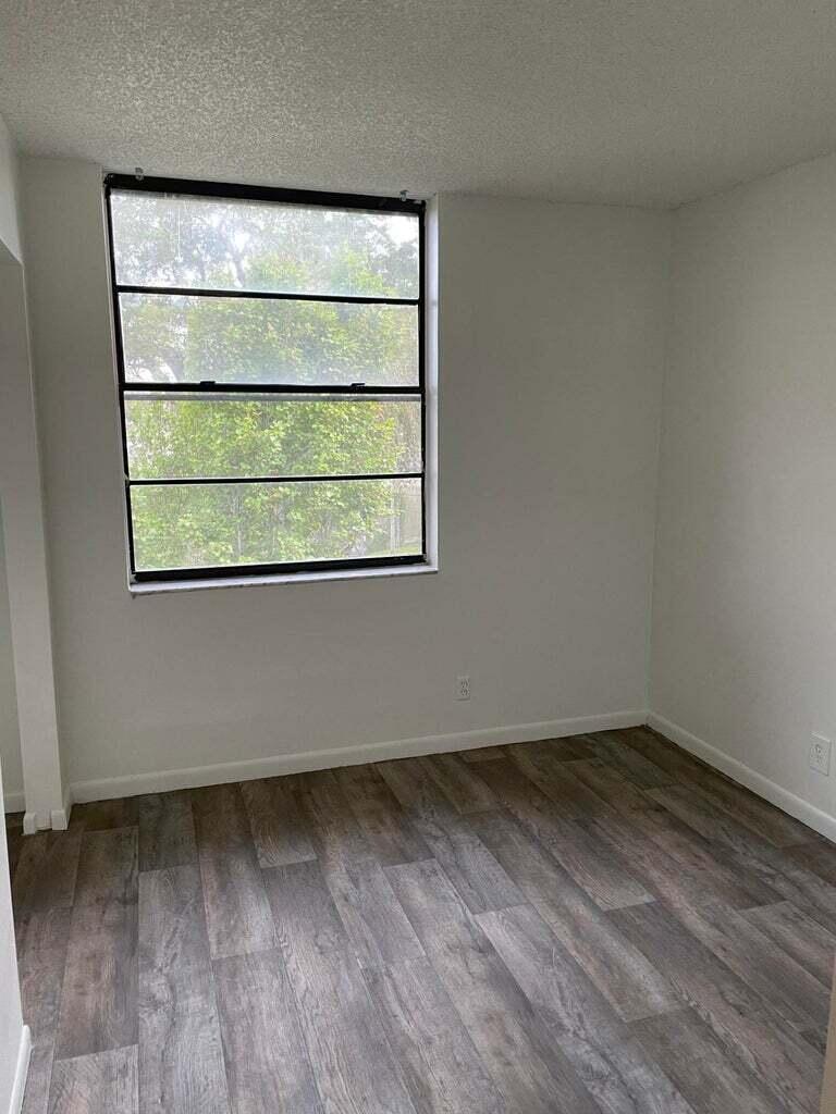 211 Lake Pointe Drive Unit 207, Oakland Park FL 33309 photo 5