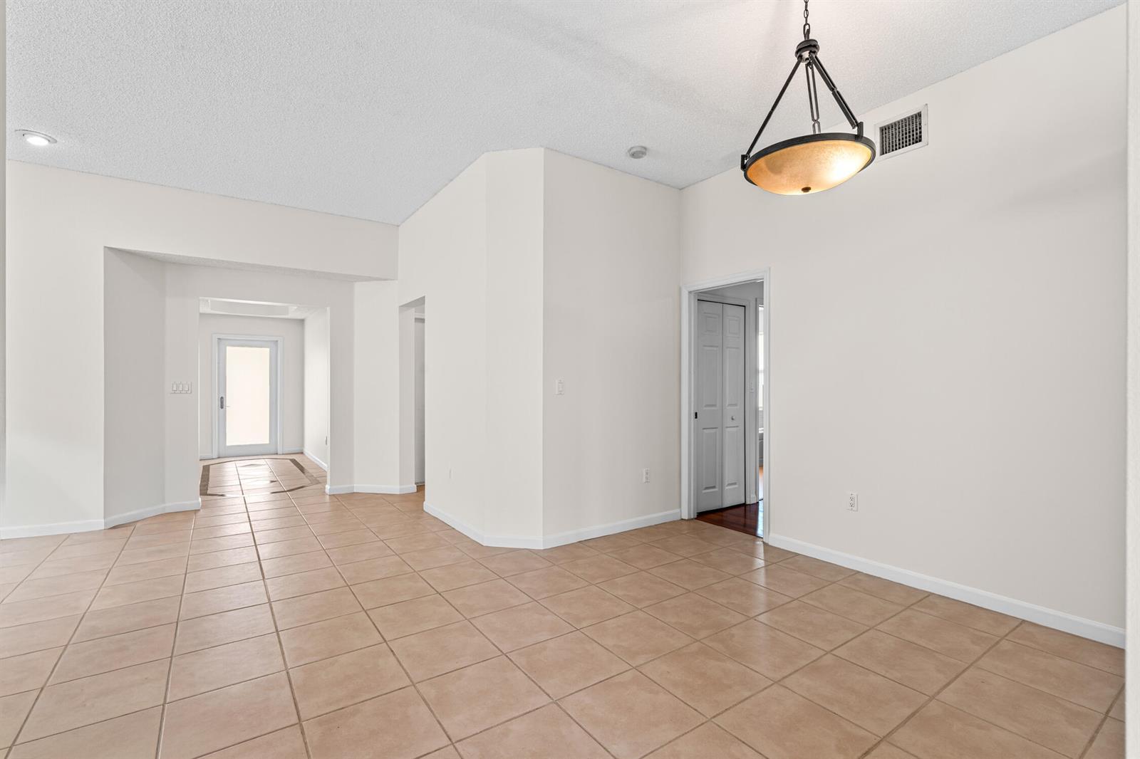 376 E Royal Cove Circle, Davie FL 33325 photo 4