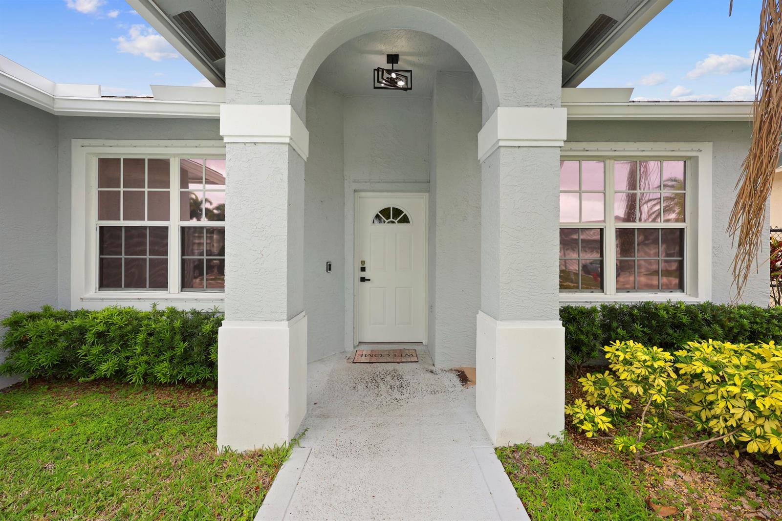 1209 Olympic Circle, FL 33413 photo 5
