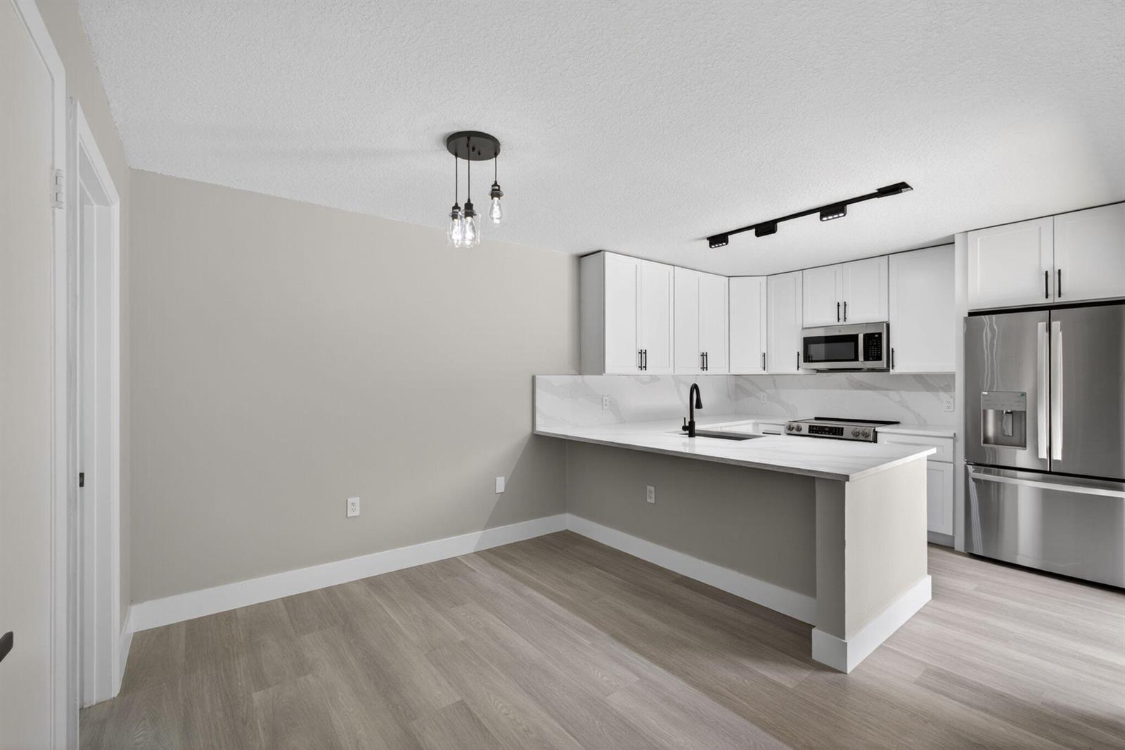 246 Charter Way, West Palm Beach FL 33407