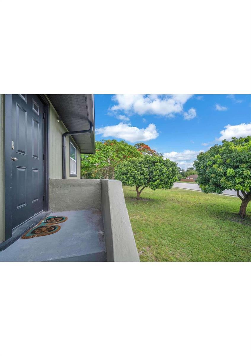 5023 Club Road, Haverhill FL 33415 photo 4