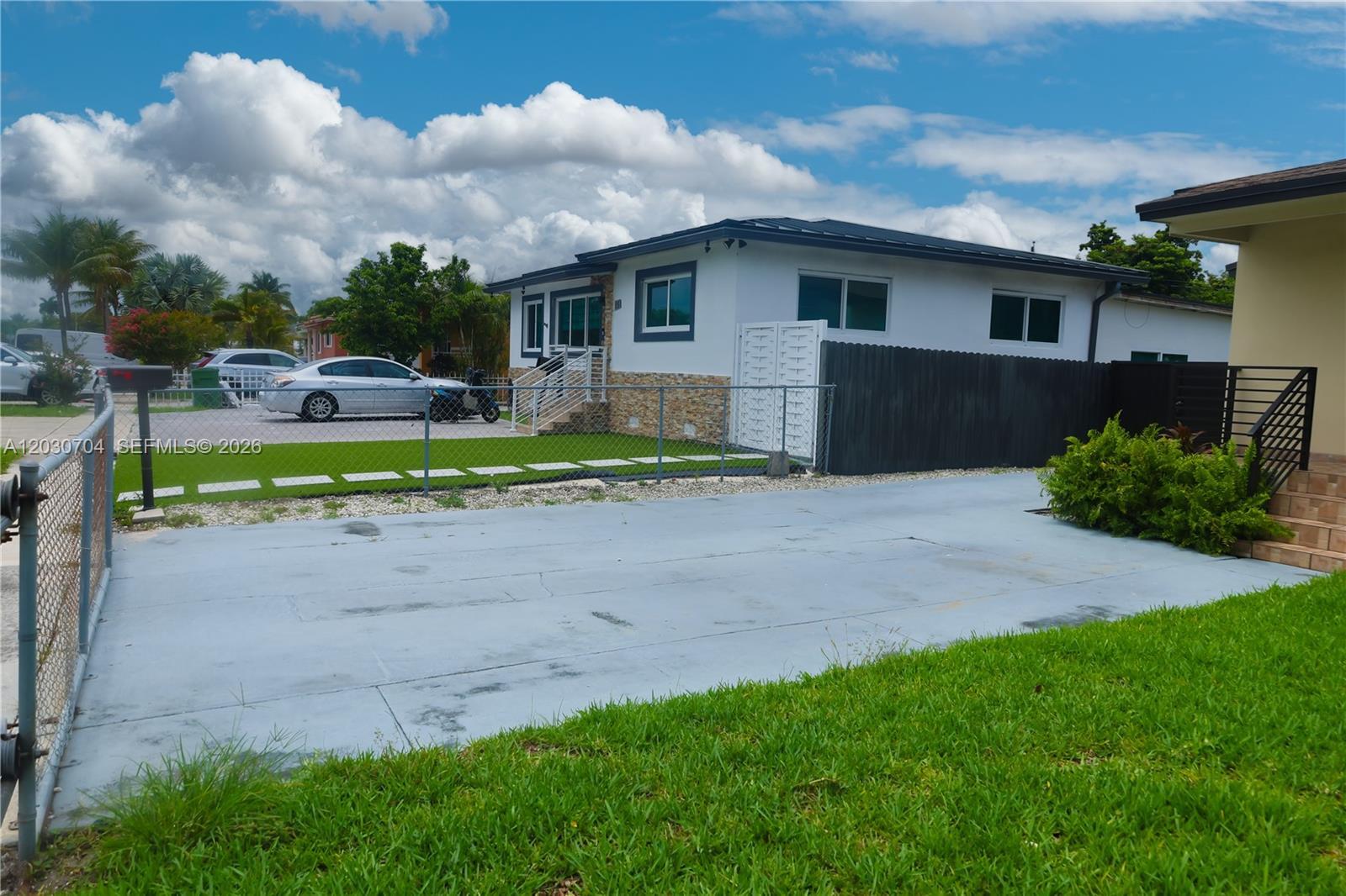161 E 36th St, Hialeah FL 33013 photo 2