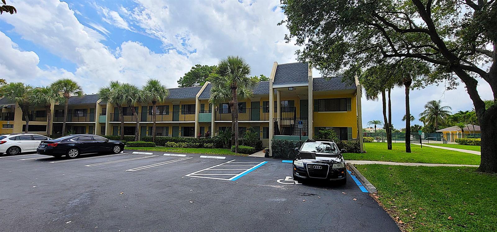 1617 Meadows Circle W, Boynton Beach FL 33436