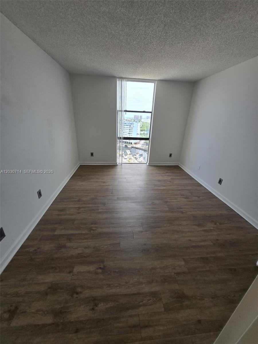 North Miami, FL 33181 photo 5