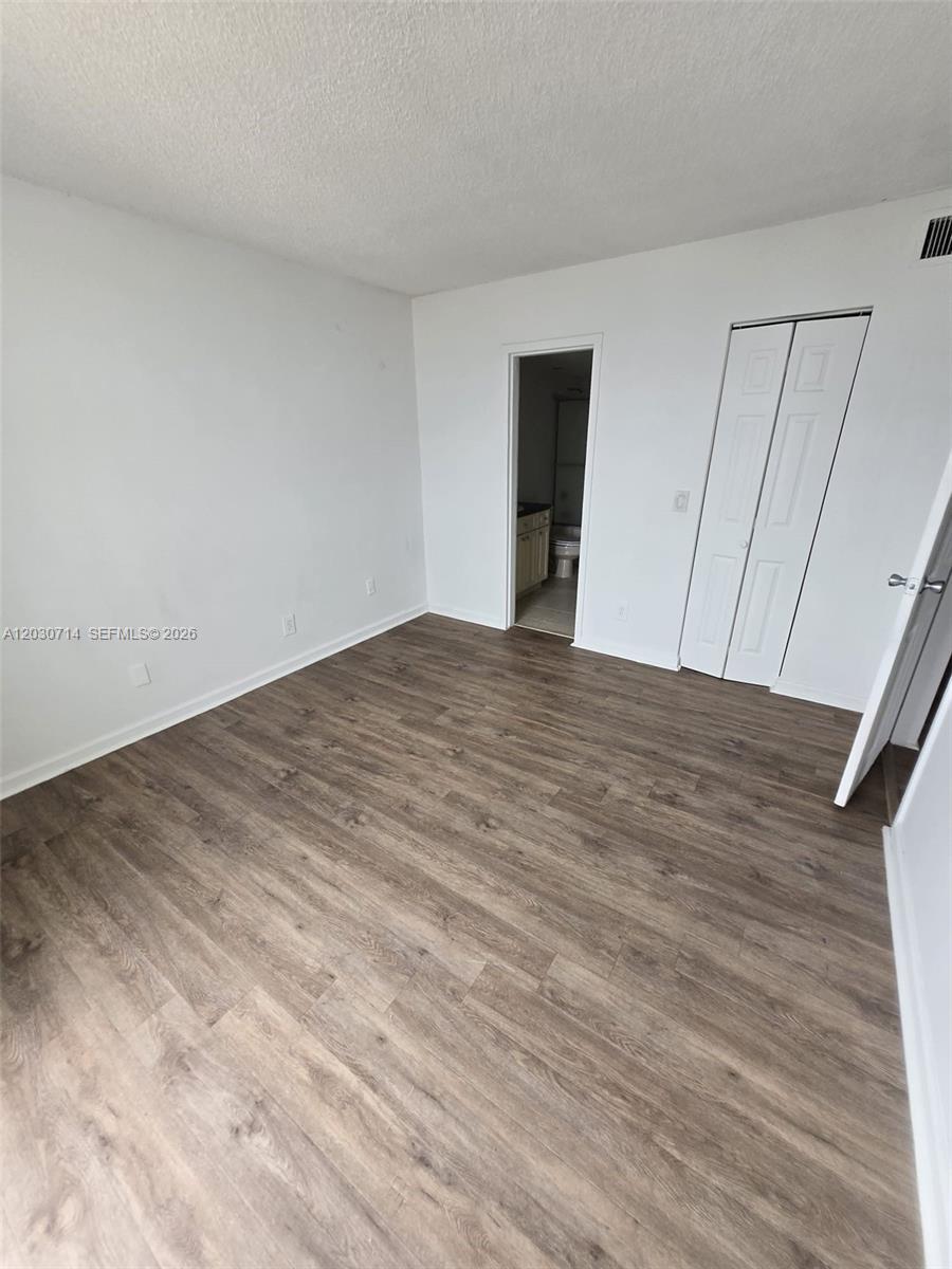 North Miami, FL 33181 photo 4