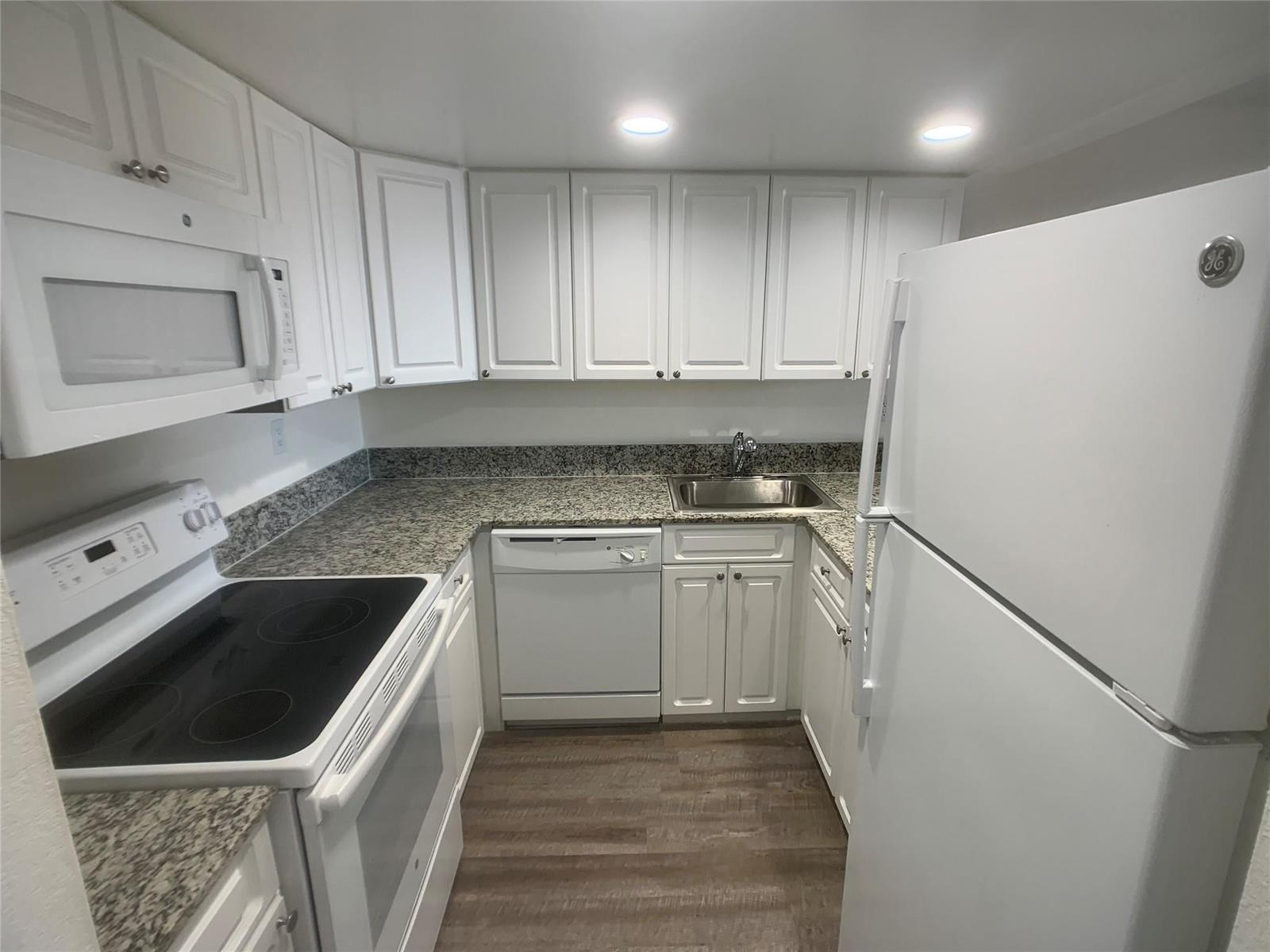 19455 NE 10 Avenue # 307, North Miami Beach FL 33179