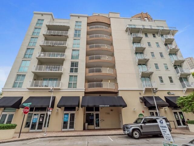 7280 SW 90th Street # E201, Miami FL 33156