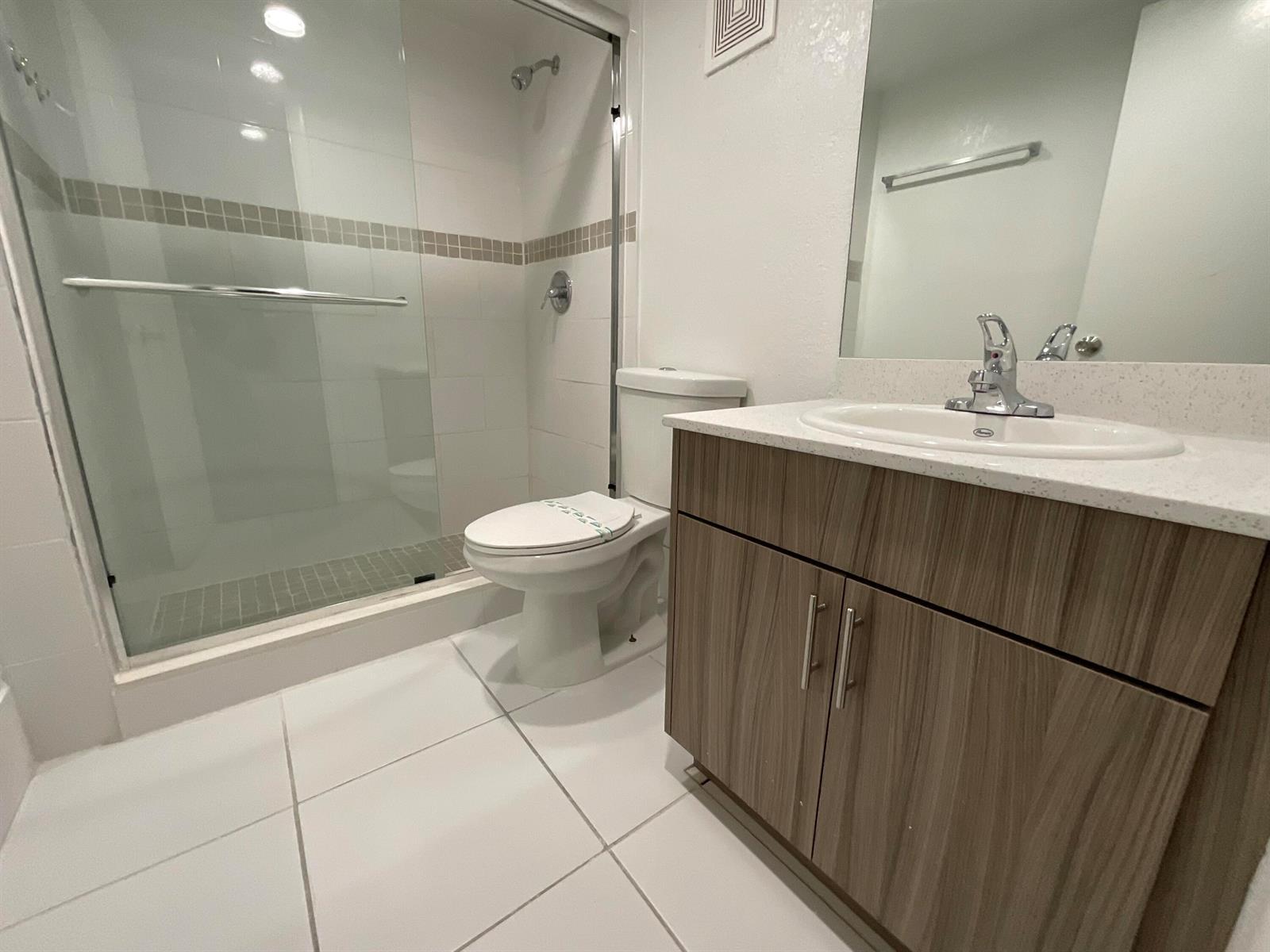 19455 NE 10 Avenue # 320, North Miami Beach FL 33179 photo 3