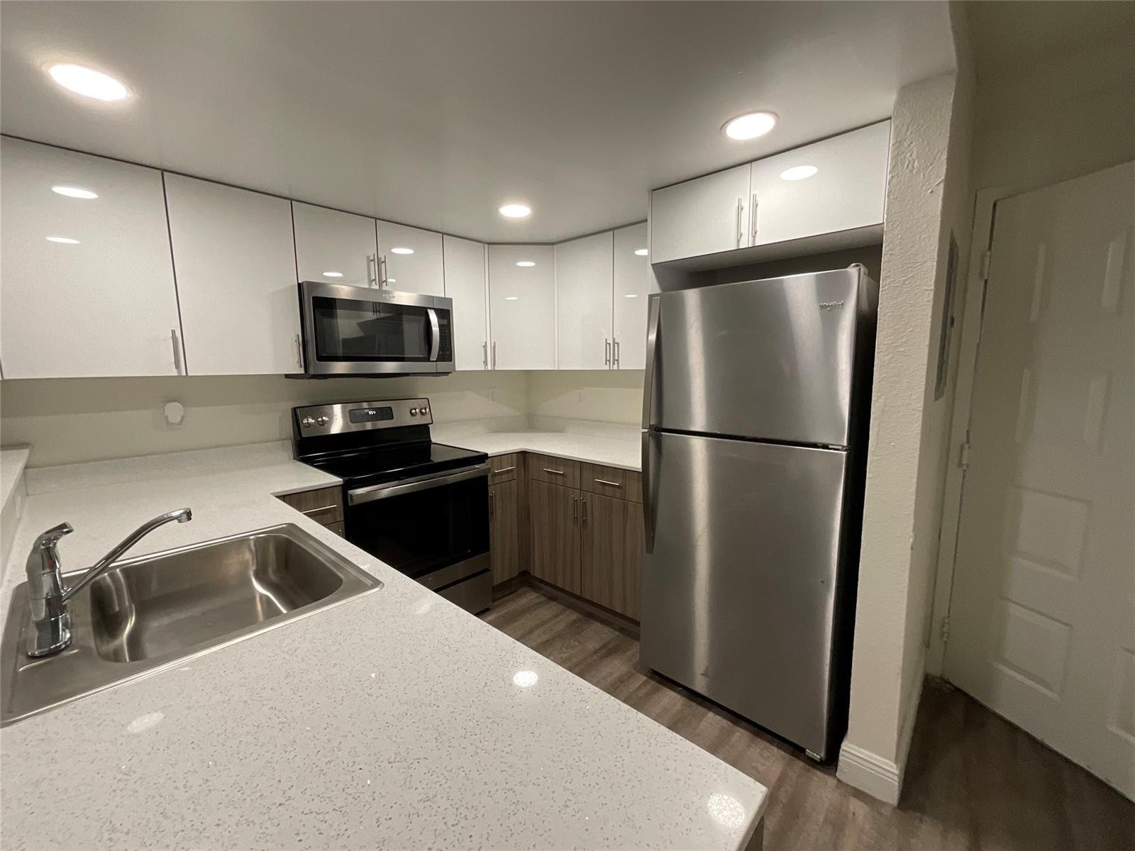 19455 NE 10 Avenue # 320, North Miami Beach FL 33179
