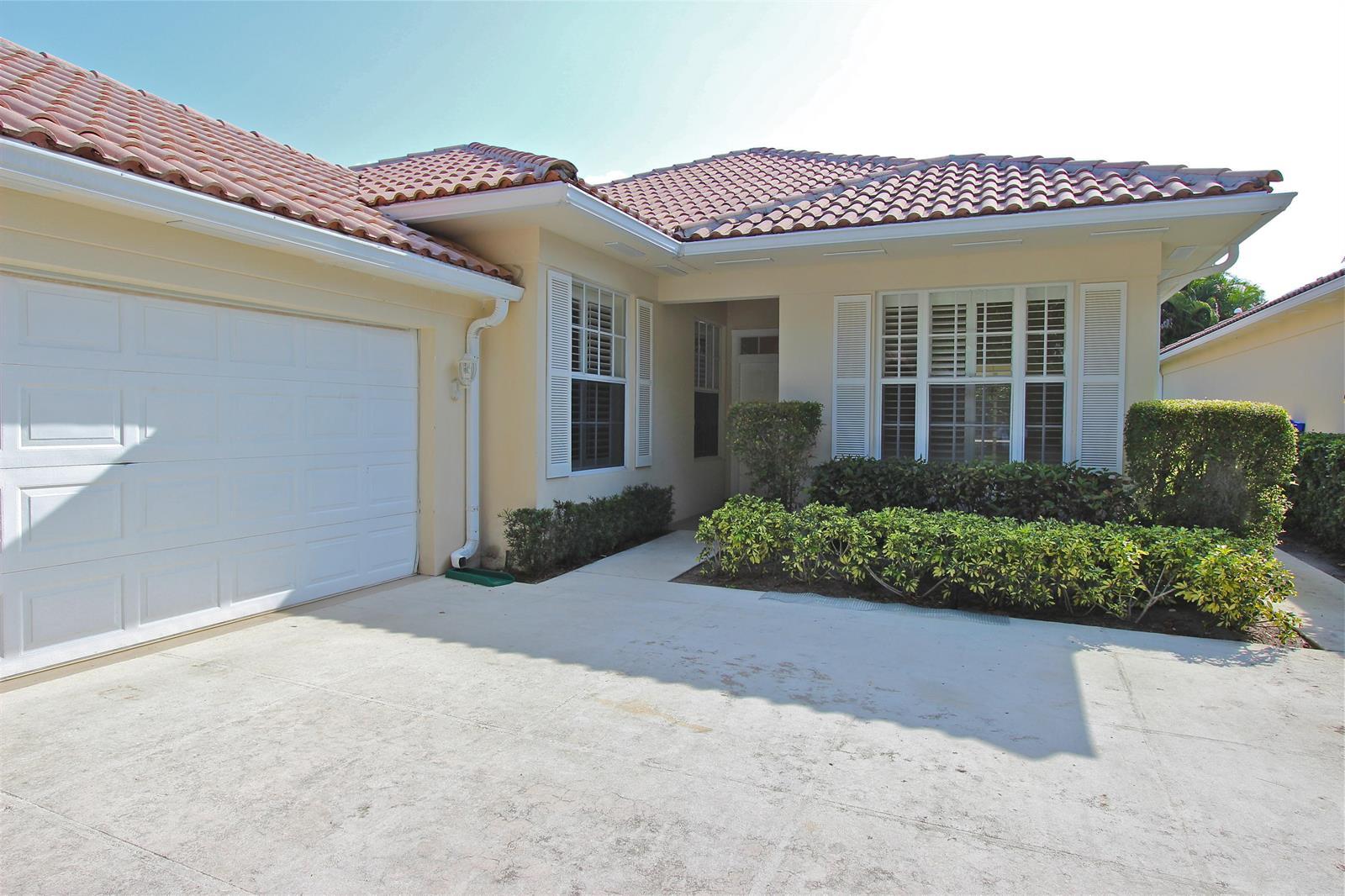 160 Lost Bridge Drive, Palm Beach Gardens FL 33410 photo 2