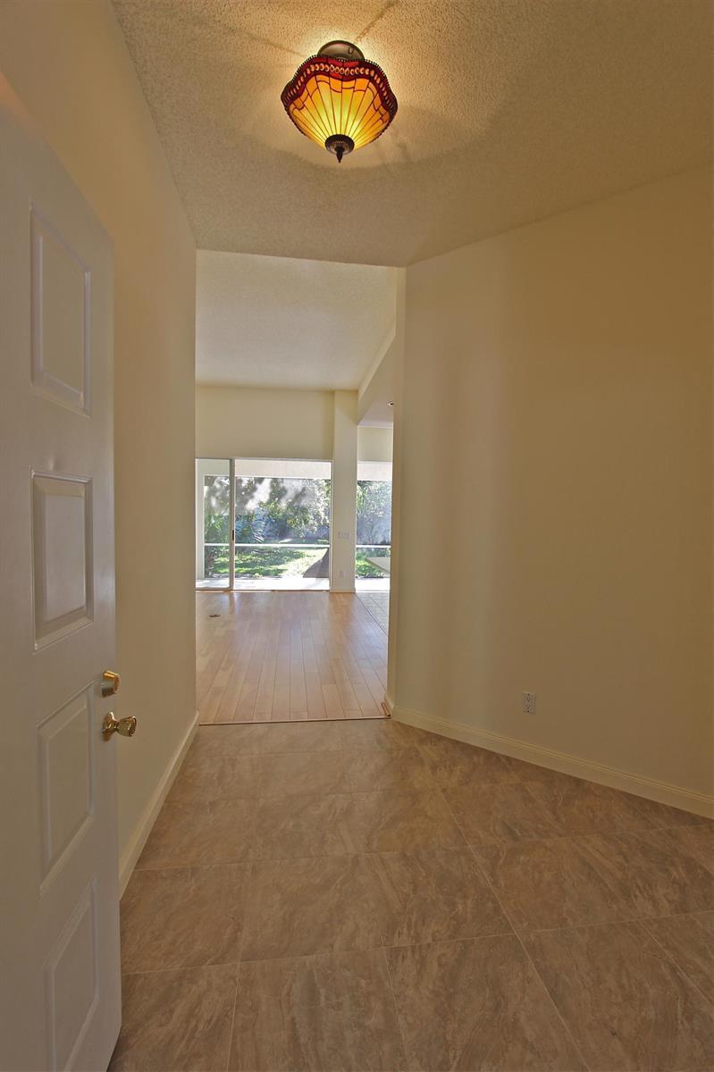 160 Lost Bridge Drive, Palm Beach Gardens FL 33410 photo 4