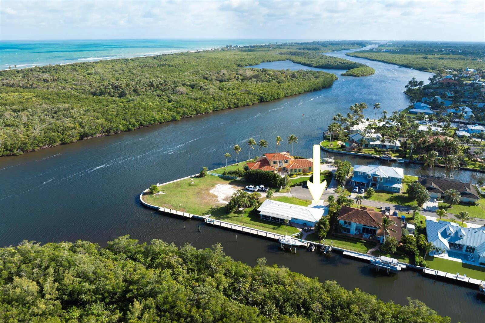 8585 SE Palm Street, Hobe Sound FL 33455
