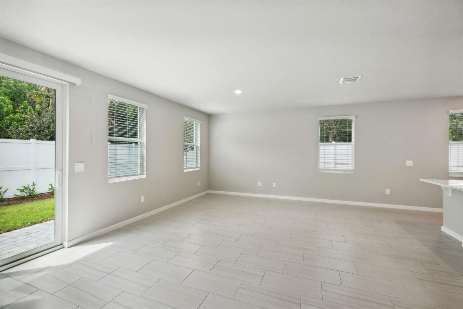 394 Salisbury Circle, Fort Pierce FL 34982 photo 2