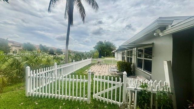 4805 NW 49th Rd, Tamarac FL 33319 photo 2