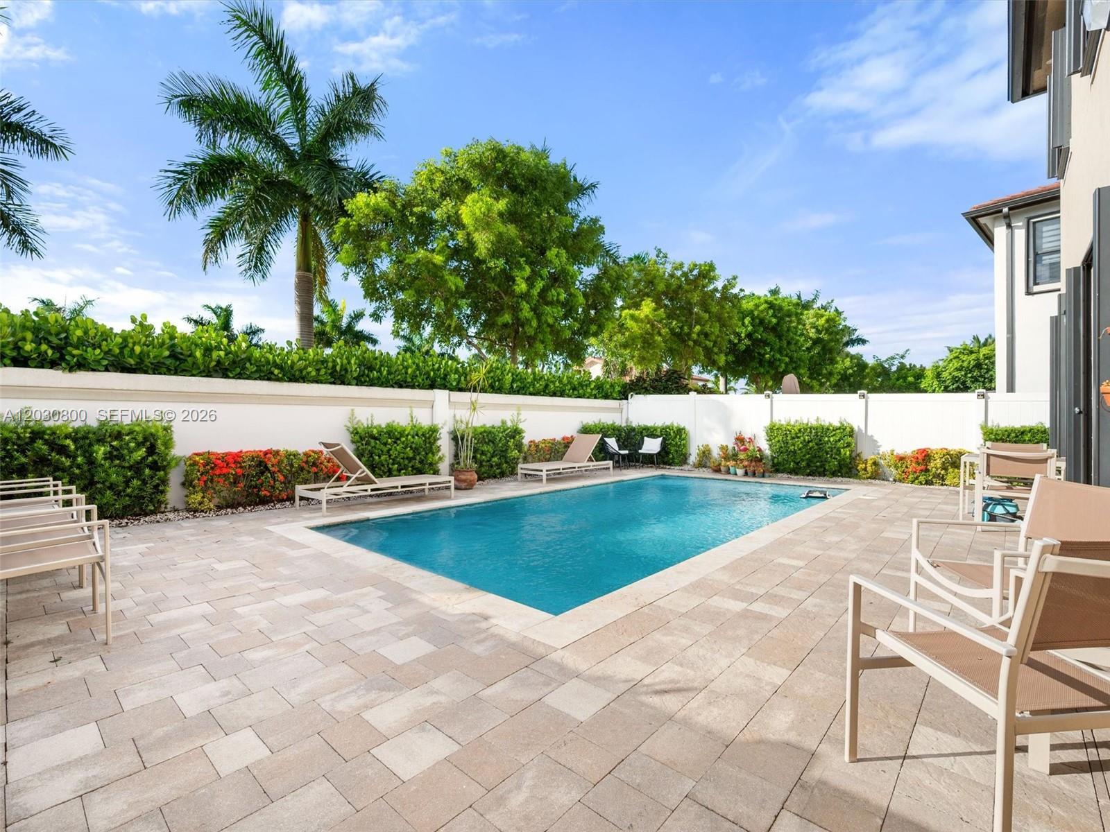 3577 W 106th Ter, Hialeah FL 33018 photo 2