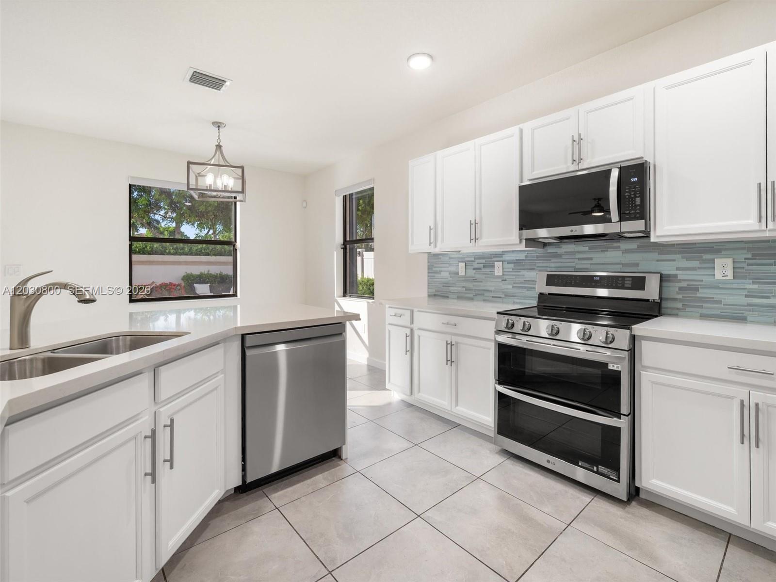 3577 W 106th Ter, Hialeah FL 33018 photo 3