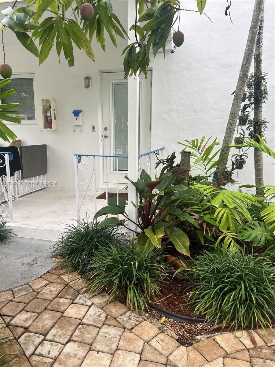 225 SE 16th Ave # 2, Fort Lauderdale FL 33301 photo 2