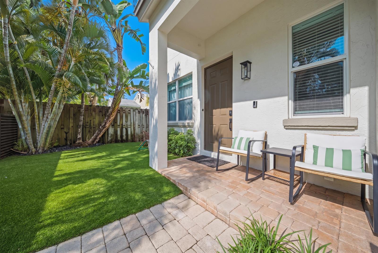 417 SW 8th Street, Fort Lauderdale FL 33315 photo 2