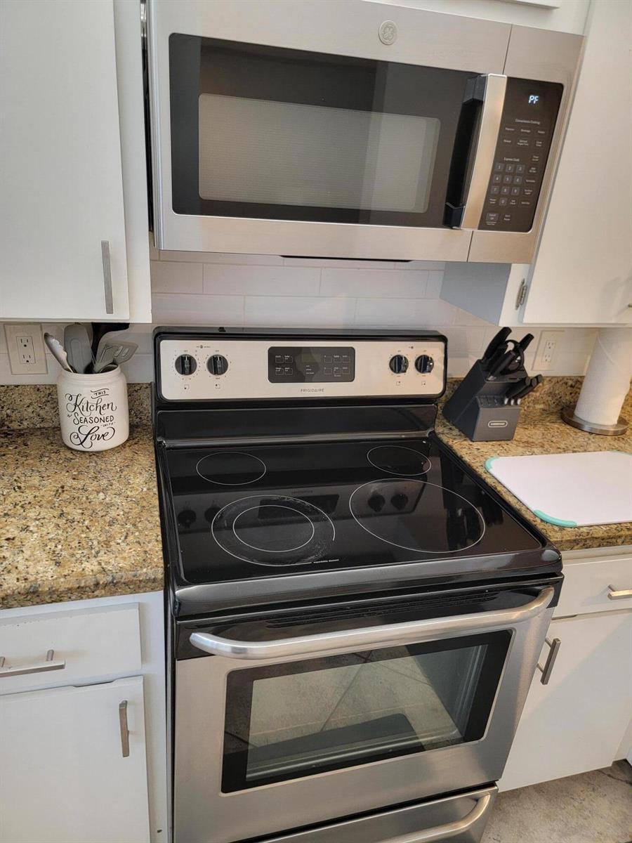 3540 Whitehall Drive # 106, West Palm Beach FL 33401 photo 3