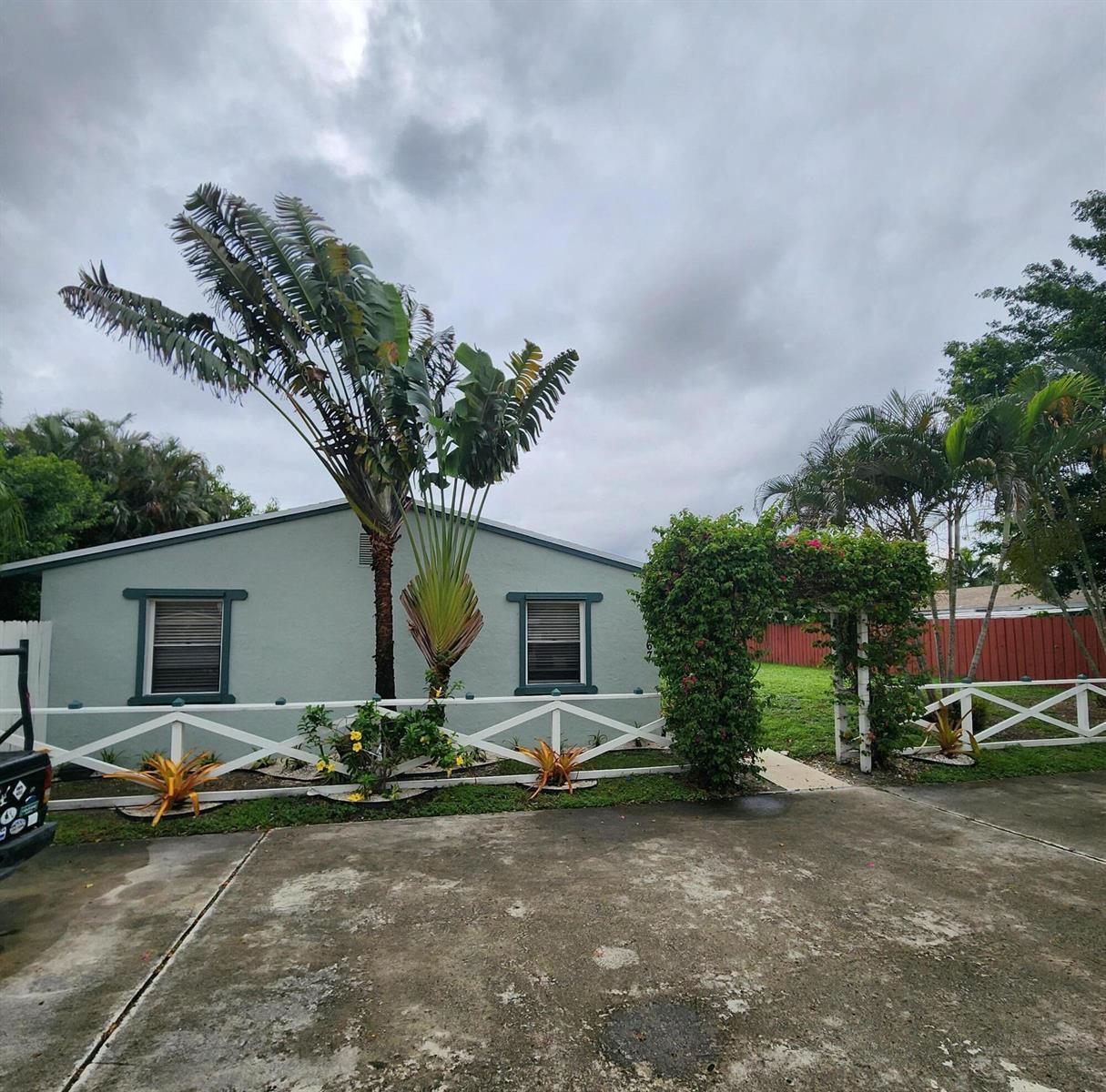 2167 Laura Lane # A, West Palm Beach FL 33415 photo 2