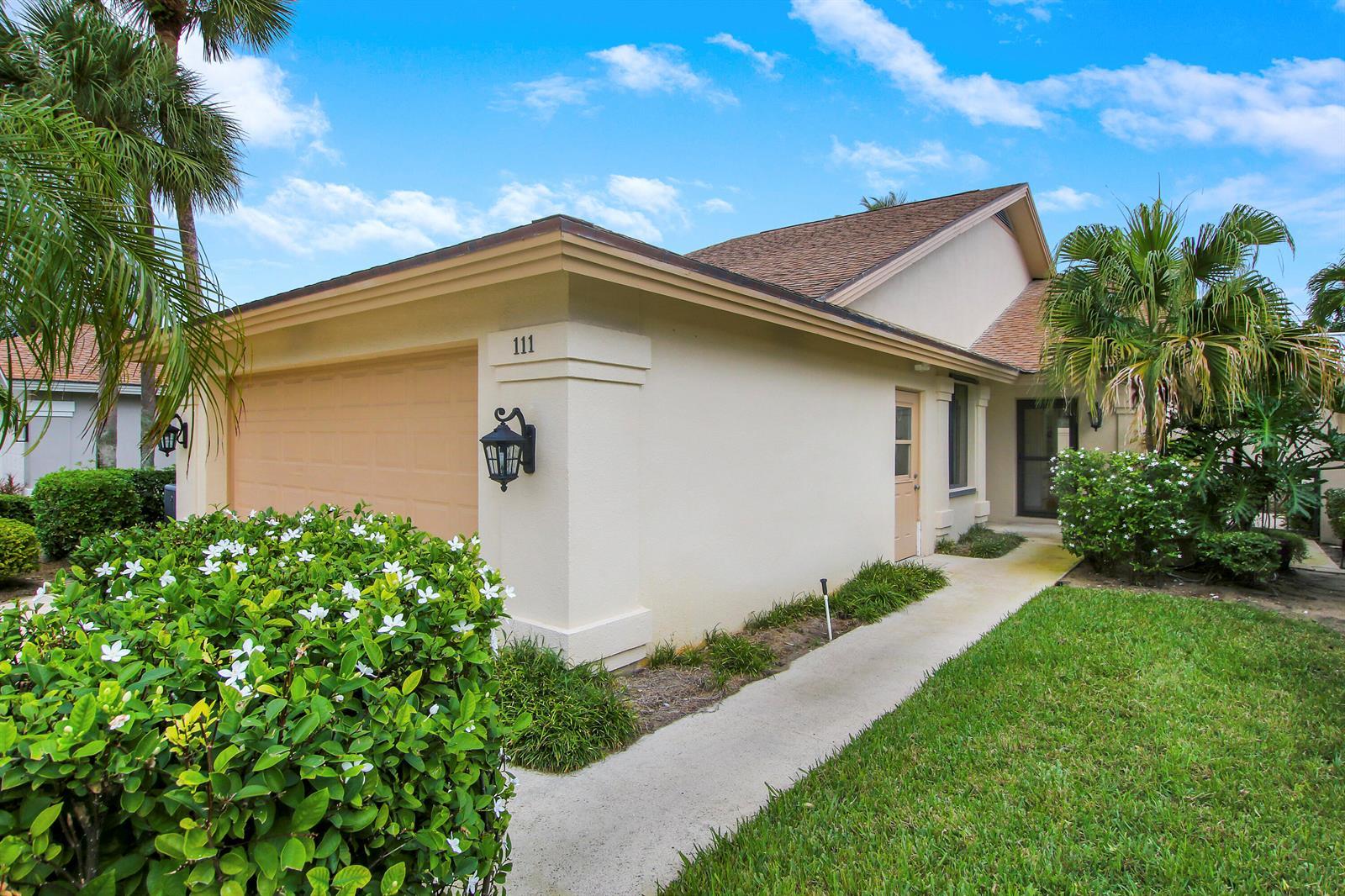 111 Seashore Drive, Jupiter FL 33477 photo 2
