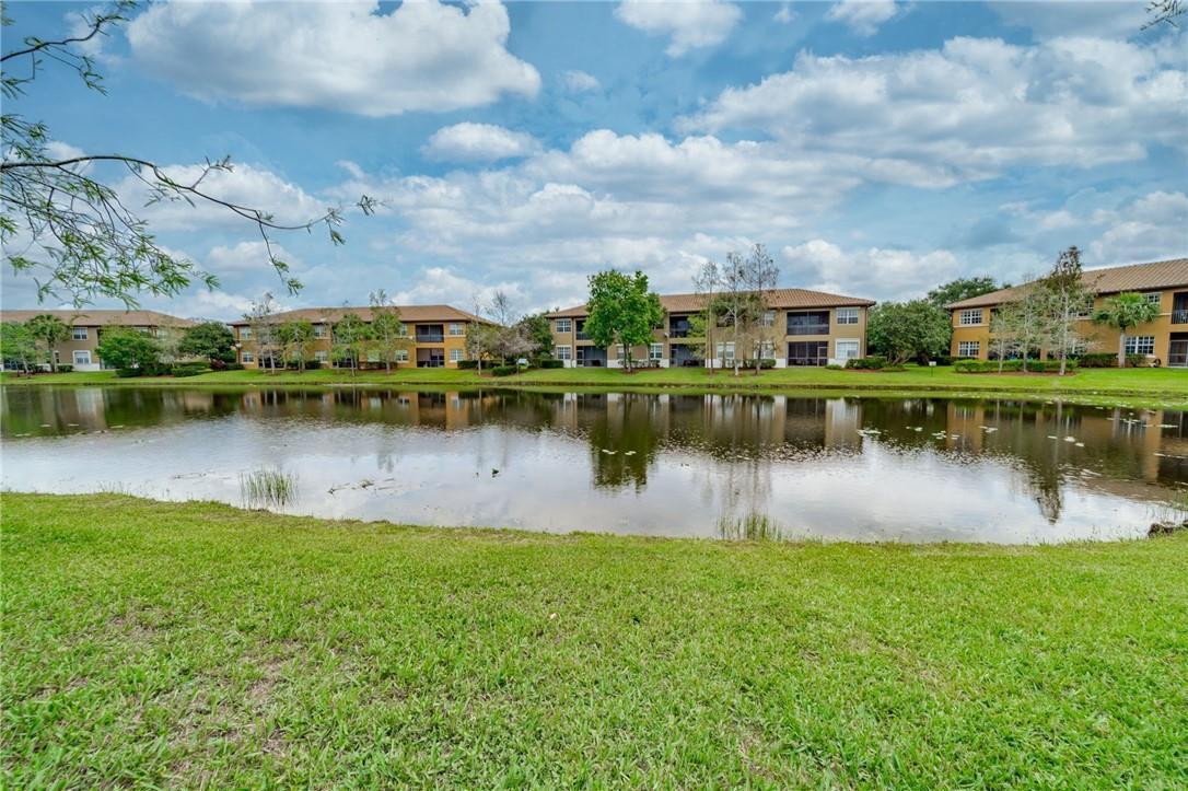 8012 NW 128th Lane, Parkland FL 33076 photo 3
