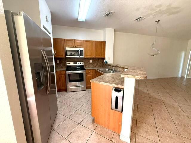 460 Princess Drive, Margate FL 33068 photo 4