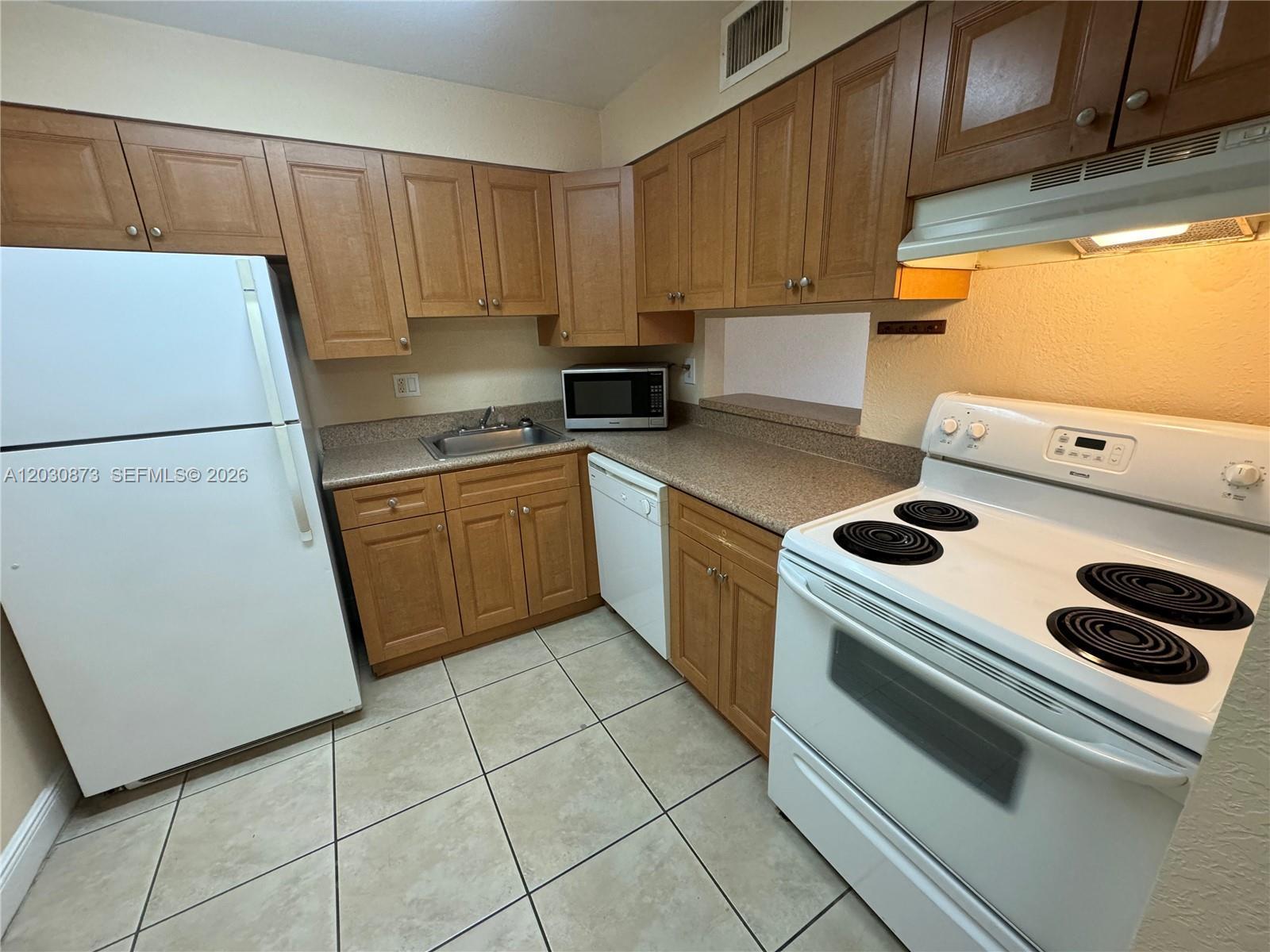 5201 Geneva Way # 308, Doral FL 33166 photo 3