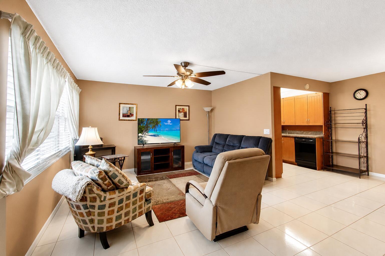 3008 Cornwall A, Boca Raton FL 33434 photo 4