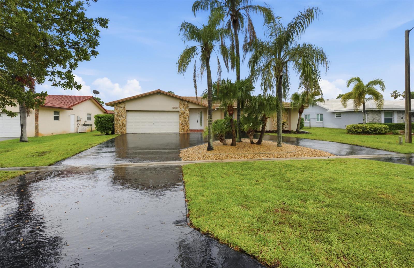 8386 Shadow Wood Boulevard, Coral Springs FL 33071 photo 2