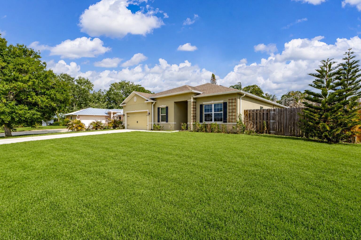 956 Claire Avenue, Sebastian FL 32958 photo 3