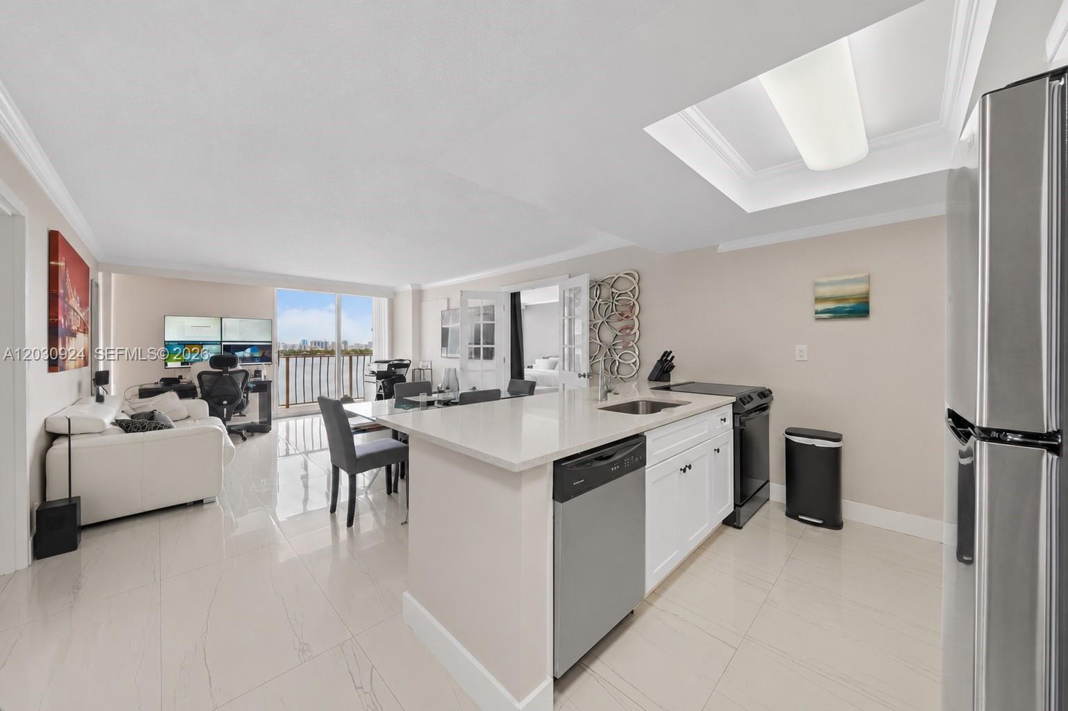 7601 E Treasure Dr # 1710, North Bay Village FL 33141 photo 2