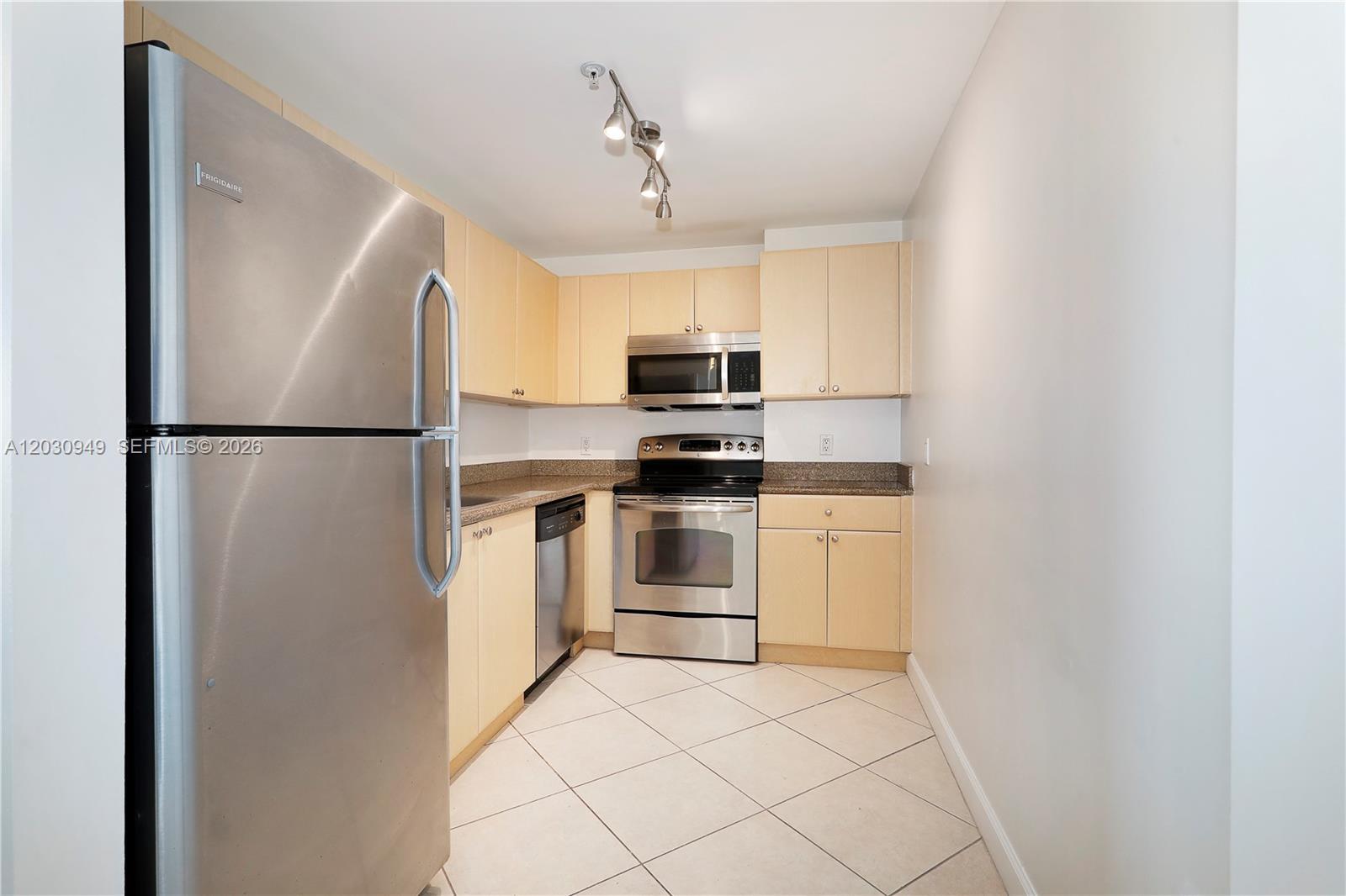 2280 SW 32nd Ave # 605, Miami FL 33145 photo 3