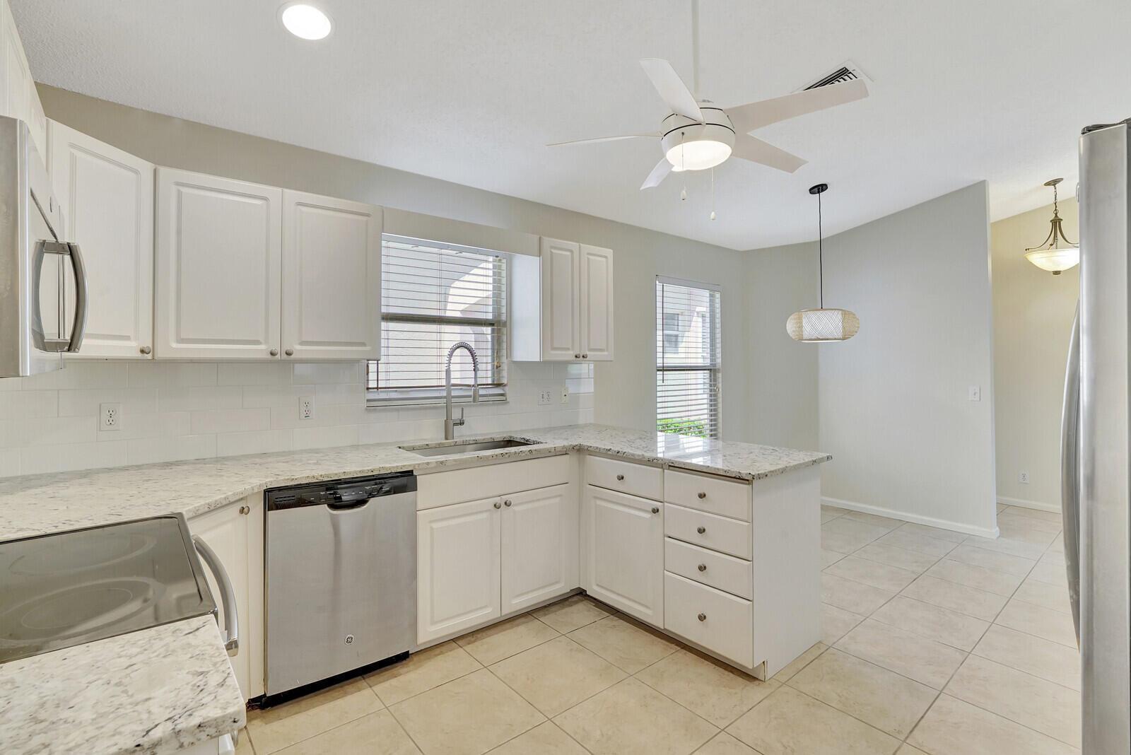 1022 Island Manor Drive, FL 33413 photo 3