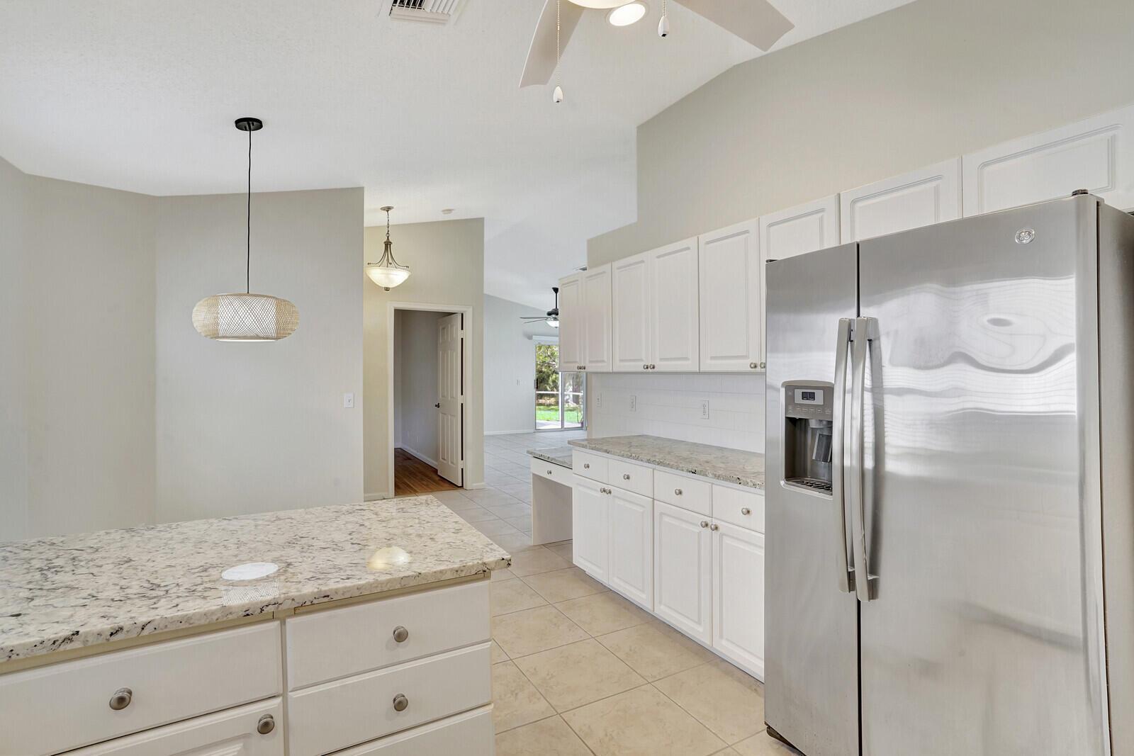 1022 Island Manor Drive, FL 33413 photo 4