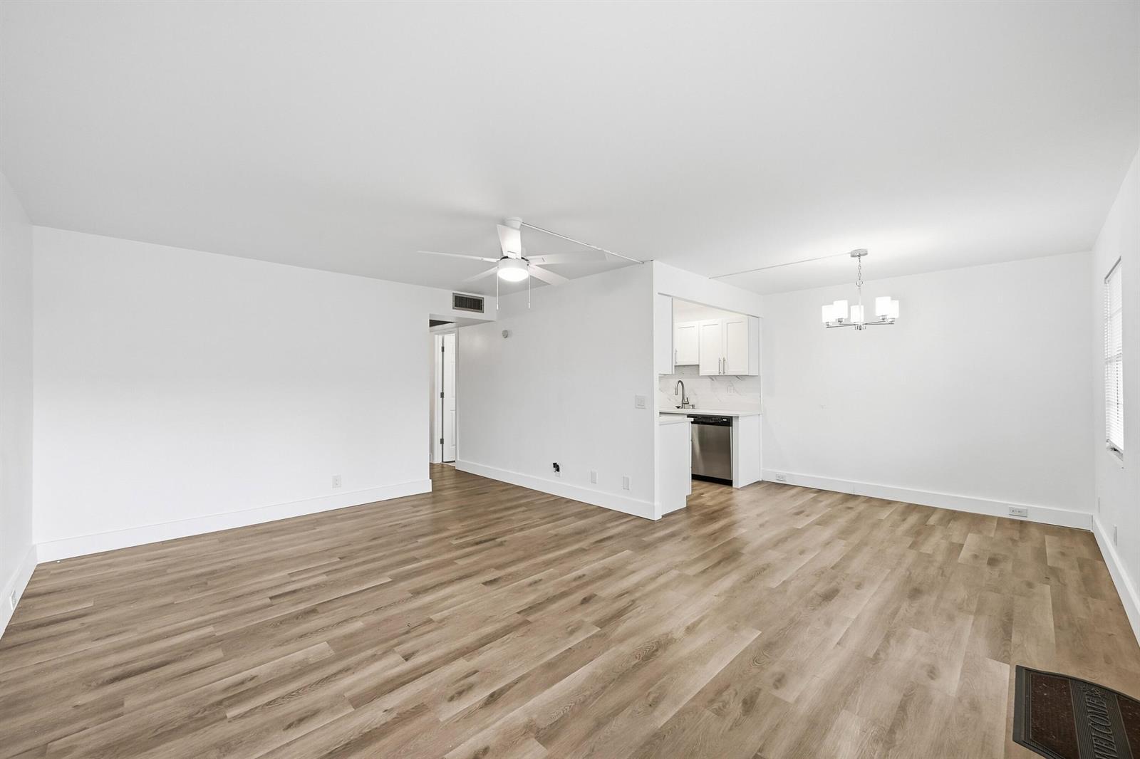 1043 Cornwall C, Boca Raton FL 33434 photo 4