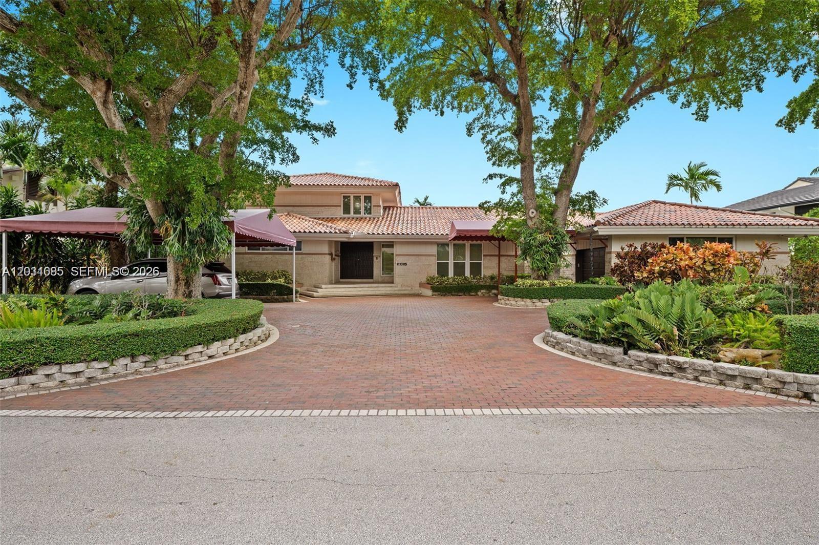 2015 NE 120th Rd, North Miami FL 33181 photo 4