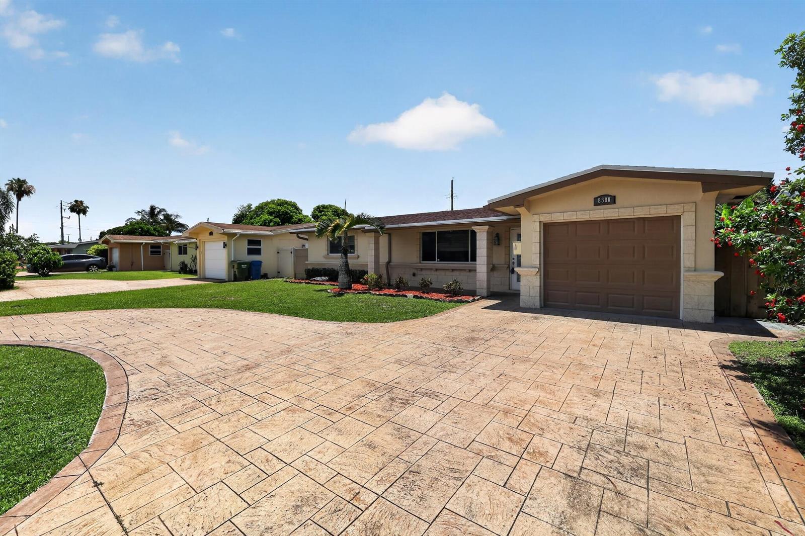 8580 NW 12th Street, Pembroke Pines FL 33024 photo 2