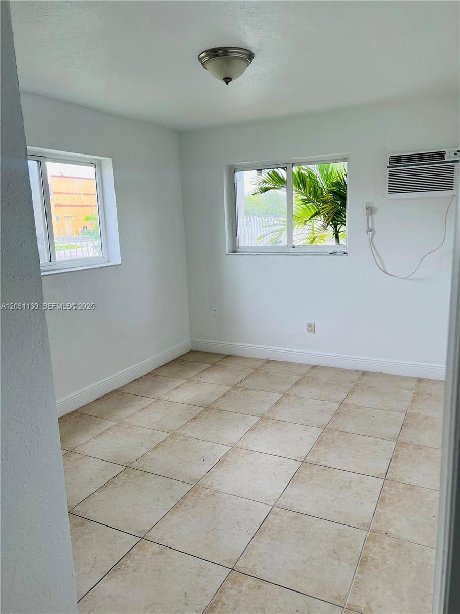 880 NE 18th Ave # 3, Homestead FL 33033 photo 4